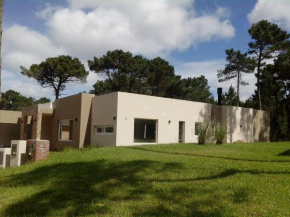 Excelente casa Pinamar Norte con piscina 6 personas